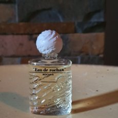 Miniaturas de perfumes antiguos: MINIATURA EAU DE ROCHAS. Lote 241136890