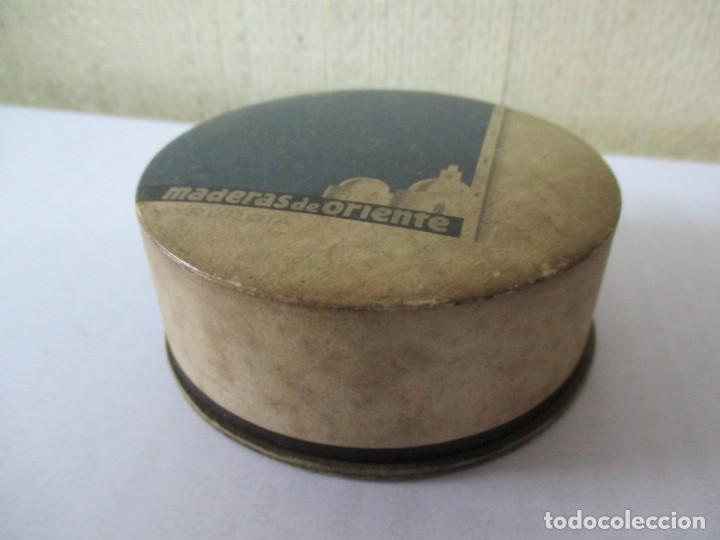 Miniaturas de perfumes antiguos: caja de maderas de oriente - Foto 2