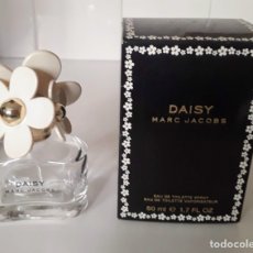 Miniaturas de perfumes antiguos: FRASCO CON CAJA ORIGINAL DE PERFUME DAISY, MARCJACOBS