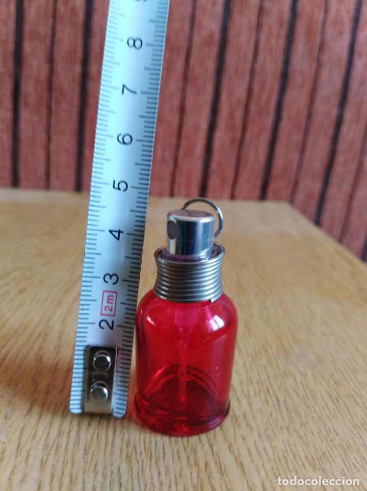 Miniaturas de perfumes antiguos: Frasco colonia mini, amor amor (978)