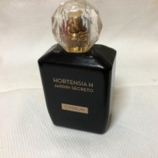 Miniaturas de perfumes antiguos: BOTELLA DE PERFUME VACÍA DE COLECCIÓN. Lote 252426655
