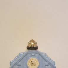 Miniaturas de perfumes antiguos: ANTIGUO FRASCO DE AVON CARNATION BAÑO DE ESPUMA AÑOS 70. Lote 253035750
