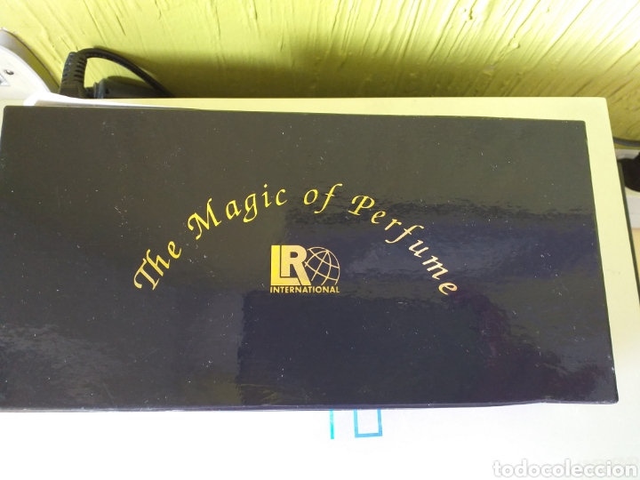 Miniaturas de perfumes antiguos: Estuche de 20 perfumes - Foto 2