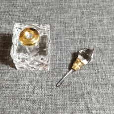 Miniaturas de perfumes antiguos: FRASCO PERFUME DE CRISTAL TALLADO. Lote 254711875