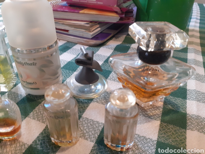 Miniaturas de perfumes antiguos: Lote de 8 frascos de perfumes - Foto 3