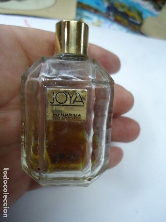 Miniaturas de perfumes antiguos: BOTELLA JOYA DE MYRURGIA ES DE LOS AÑOS 1920 LA BOTELLA CON UN PEQUEÑO RESTO DE PERFUME - Foto 2 - 257625365