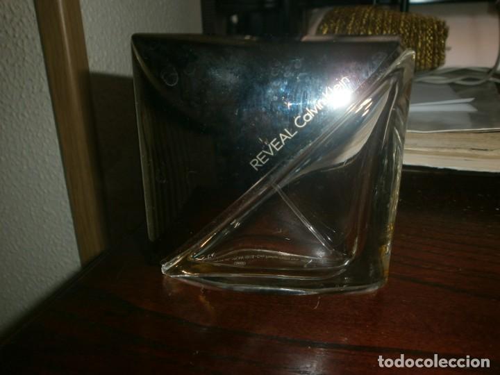 &Eacute;chantillons de parfums anciens: Original frasco colonia Reveal Calvin klein - queda poquito medida 9.5X9.5 cm.