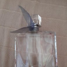 Miniaturas de perfumes antiguos: FRASCO COLONIA PERFUME VACÍO LA VIE EST BELLE DE LANCOME. Lote 271949423