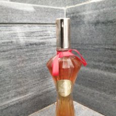 Miniaturas de perfumes antiguos: ANTIGUA BOTE FRASCO LLENO DE COLONIA CUATRO 4 ROSAS ESPAÑA. Lote 272465733