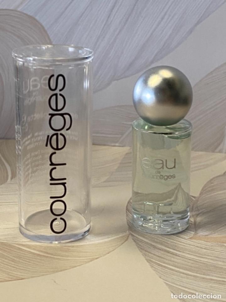 &Eacute;chantillons de parfums anciens: Miniatura EAU DE COURREGES de COURREGES