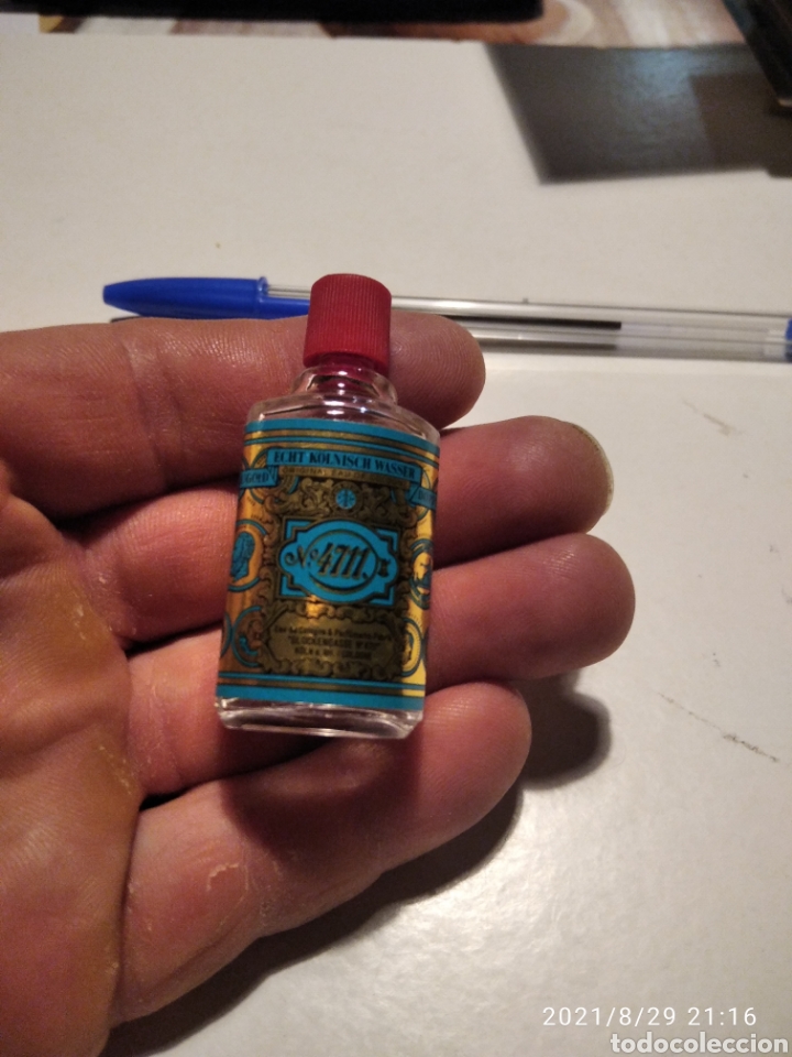 Miniaturas de perfumes antigos: Peque&ntilde;o frasco de Colonia 1711