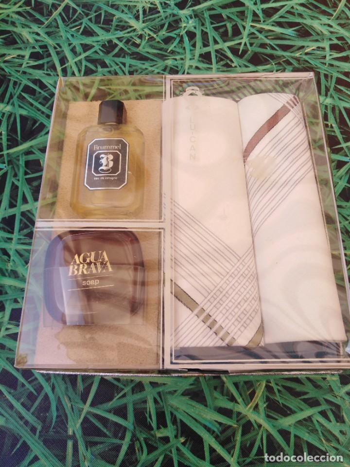 &Eacute;chantillons de parfums anciens: Estuche antiguo Colonia Brummel