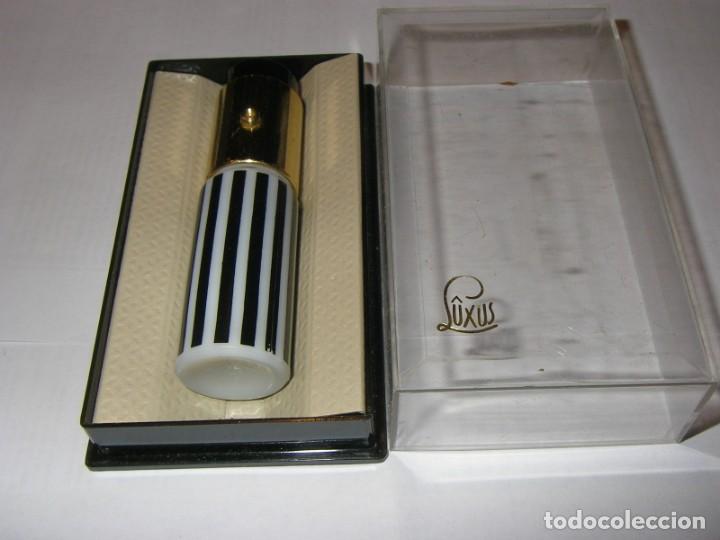 Miniaturas de perfumes antigos: Perfumador de bolso marca L&ucirc;xus, fabricado por Industrias Cervell&oacute; S.A., Barcelona.