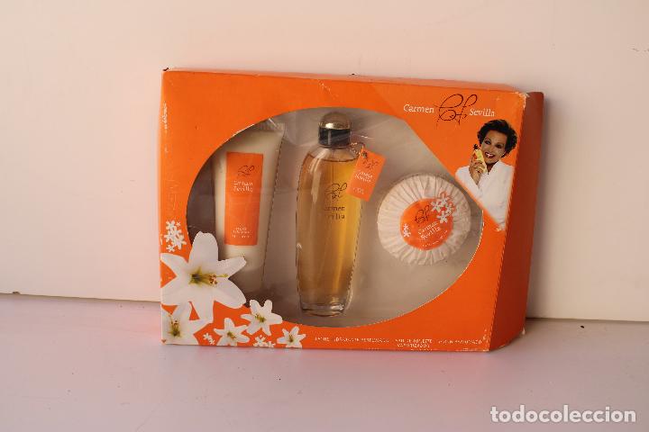 Miniaturas de perfumes antiguos: Estuche de perfume, leche hidratante y jabon perfumado Carmen Sevilla. Precintado