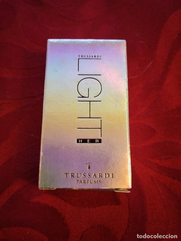Miniaturas de perfumes antiguos: Trussardi light her 4 ml - Foto 2