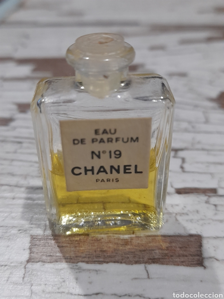 Miniaturas de perfumes antiguos: MINIATURA DE EAU DE PERFUM CHANEL N&deg;19 - Foto 1