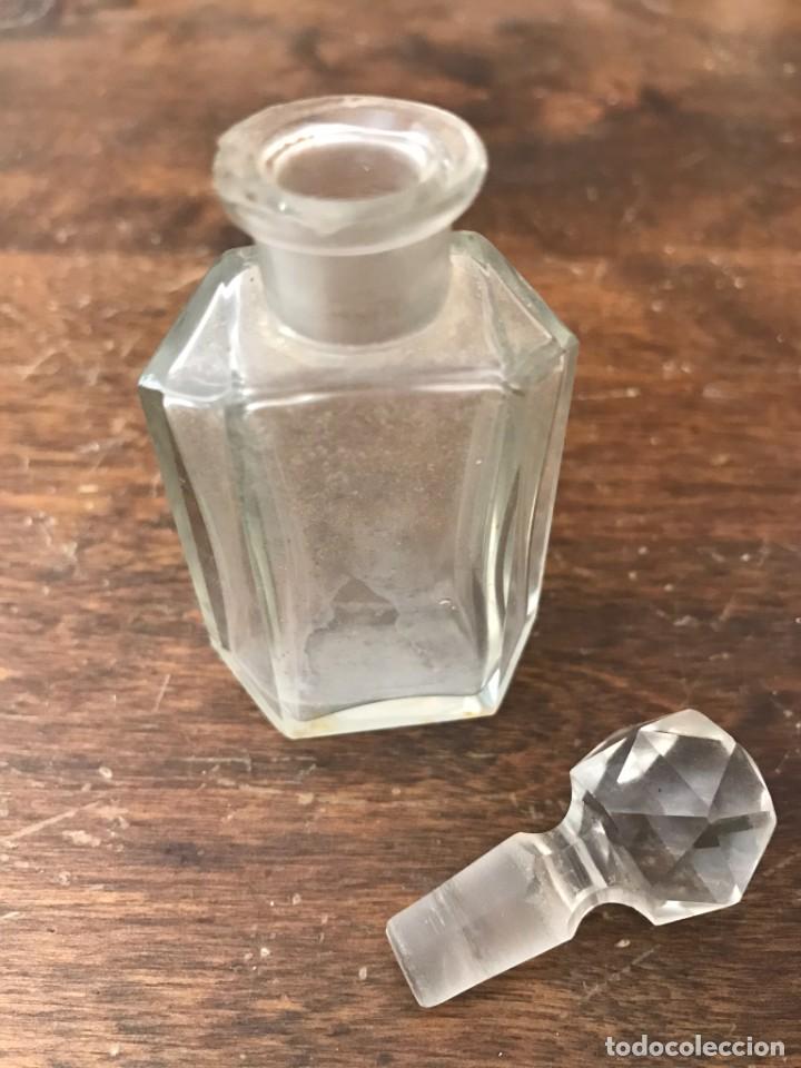 Miniaturas de perfumes antiguos: Botella de cristal para perfume - Foto 1