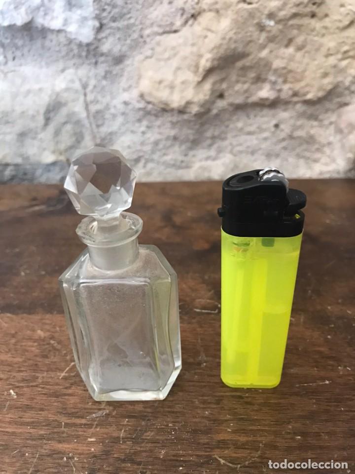 Miniaturas de perfumes antiguos: Botella de cristal para perfume - Foto 2