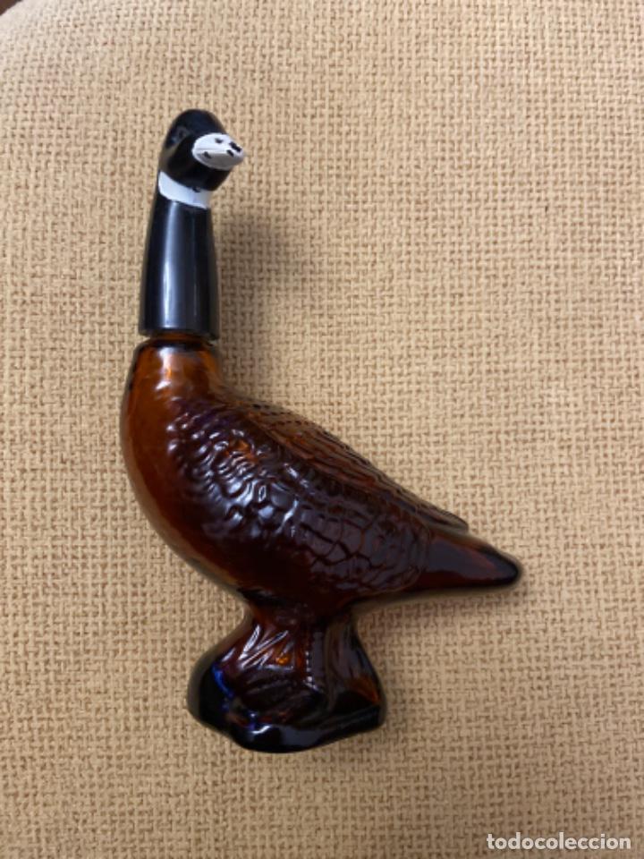 Miniaturas de perfumes antiguos: Pato de colonia avon - Foto 1