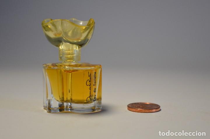 Miniatures of antique perfumes: MINIATURA COLONIA PERFUME OSCAR DE LA RENTA O DE R EAU DE TOILETTE SIN CAJA PIEZA COLECCIONISMO