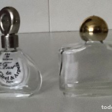 Miniaturas de perfumes antiguos: DOS FRASCOS CRISTAL DE MINIATURA DE PERFUME CON TAPÓN DORADO, AÑOS 70-80