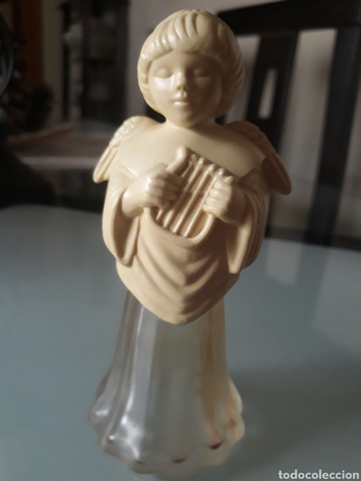 Miniatures of antique perfumes: Avon. Angelito musical. Arpa.