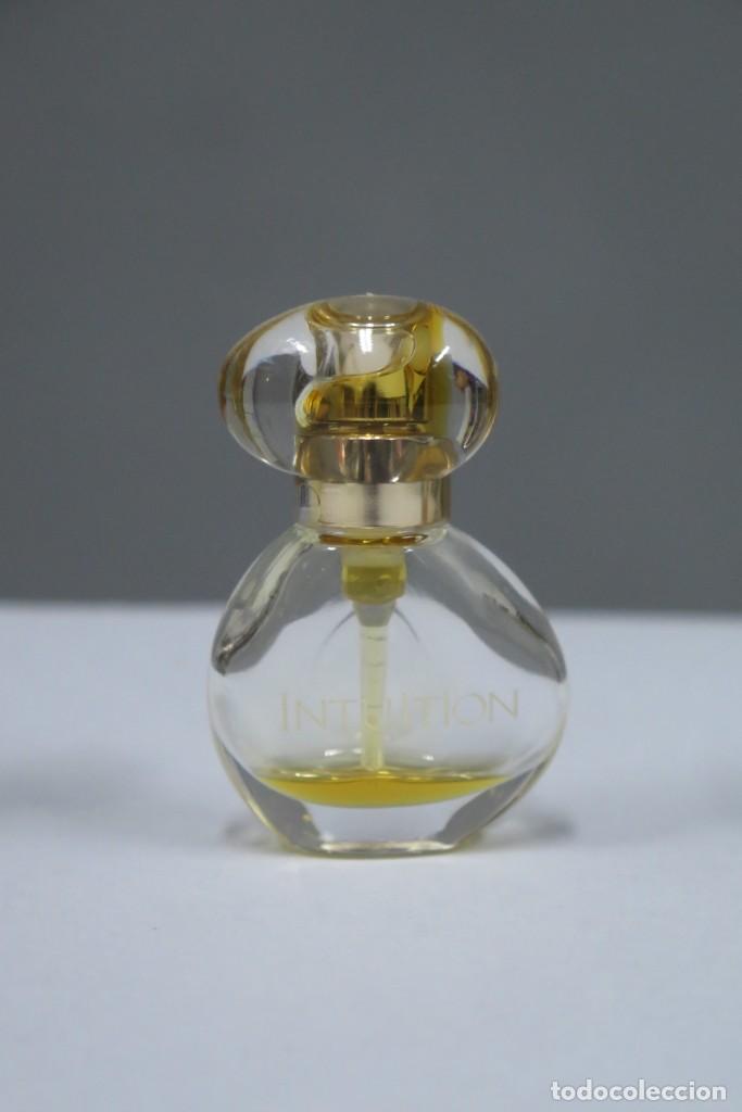 Miniaturas de perfumes antiguos: MINIATURA PERFUME. INTUITION - Foto 1