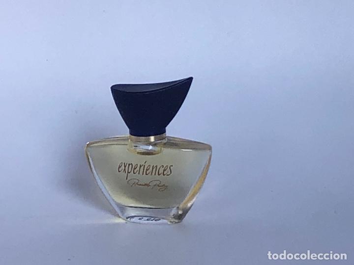 &Eacute;chantillons de parfums anciens: Miniatura Priscilla Presley Experiences Eau de toilette