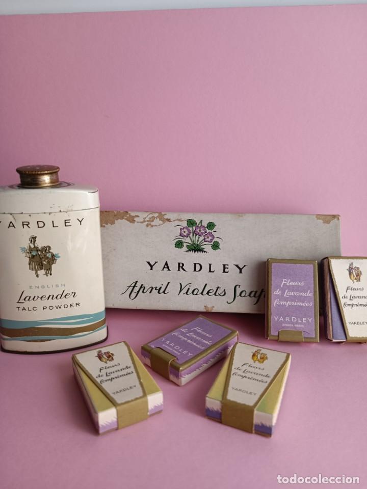 &Eacute;chantillons de parfums anciens: YARDLEY ENGLISH LAVANDER TALCO, CAJA Y 5 FLEURS DE LAVANDE