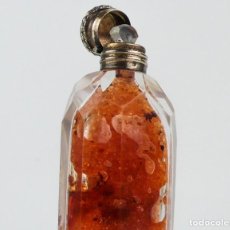 Miniaturas de perfumes antiguos: BOTELLA DE PERFUME - PERFUMERO - CRISTAL DE ROCA BISELADO Y TAPÓN DE PLATA- ÉPOCA VICTORIANA CA.1850