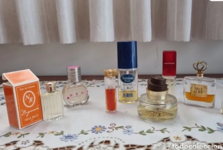 Miniaturas de perfumes antigos: Lote de 7 frascos miniatura semi nuevos de perfume, eau de toilette. Distintas marcas y capacidades.
