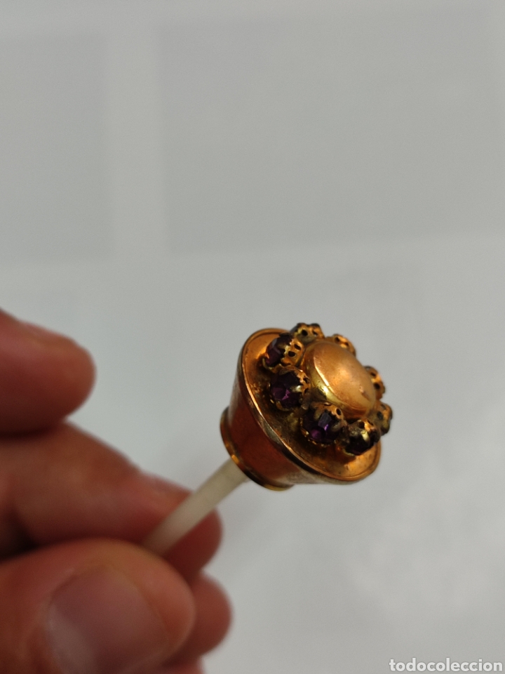 Miniaturas de perfumes antiguos: Tap&oacute;n de miniatura de perfume con piedras