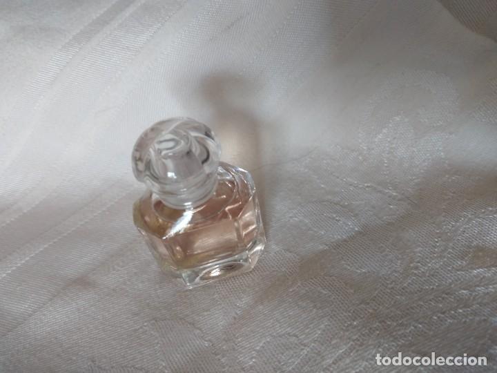 Miniaturas de perfumes antiguos: mon guerlain eau de parfum 7 ml - Foto 2