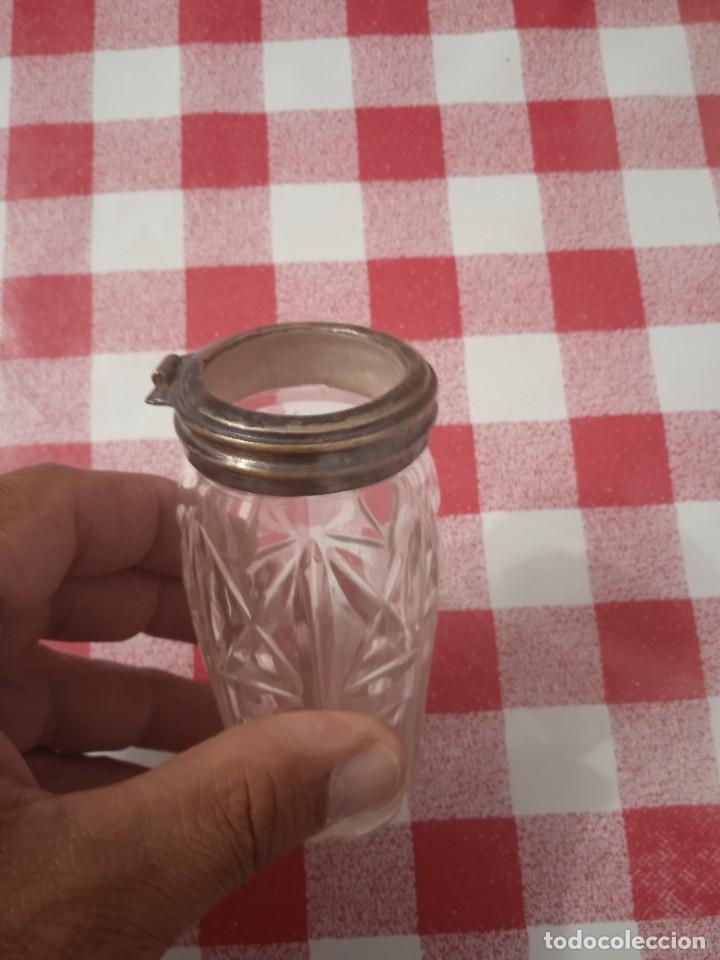 Miniaturas de perfumes antiguos: Botella de perfume antiguo - Foto 1
