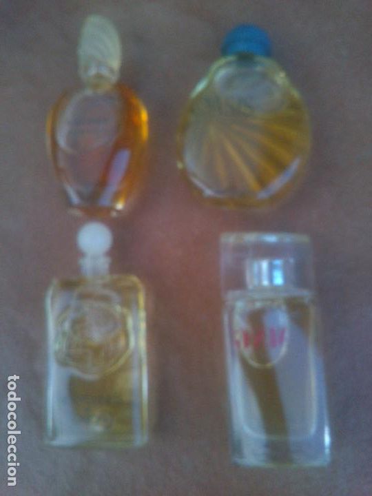 Miniaturas de perfumes antigos: MINIATURA DE FERFUME LOTE CUATRO