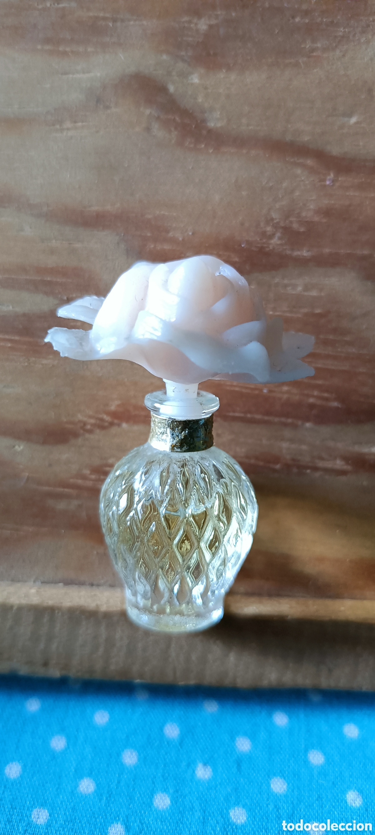 Miniaturas de perfumes antiguos: Miniatura Nina ricci