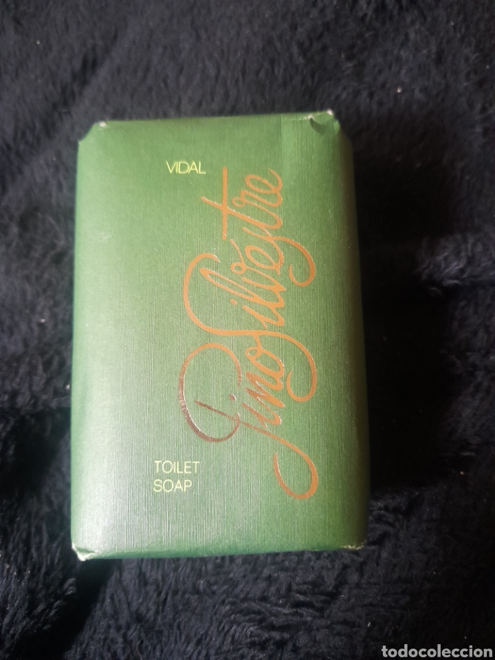 Miniaturas de perfumes antiguos: Antigua pastilla de jab&oacute;n, Pino Silvestre, de Italia