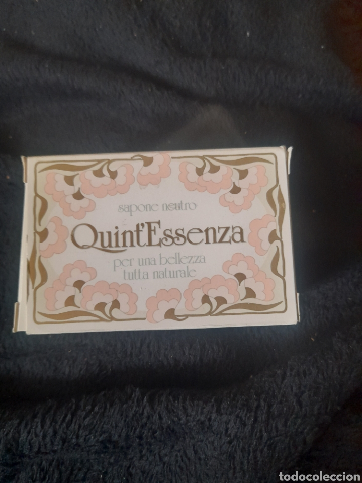 Miniaturas de perfumes antiguos: Antigua pastilla de jab&oacute;n Quinto Essenza, de Italia
