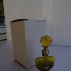 Miniaturas de perfumes antiguos: PERFUMERO 2 - PEQUEÑA BOTELLA DE PERFUME EN MINIATURA ESTILO MODERNISTA CRISTAL, METAL Y ESMALTE. Lote 385885439