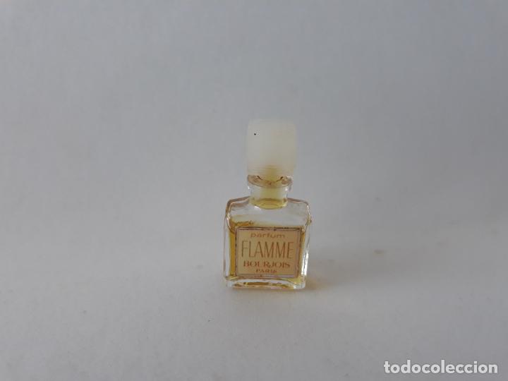 Miniaturas de perfumes antiguos: MINIATURA FLAME DE BOURJOIS - SIN CAJA - Foto 1