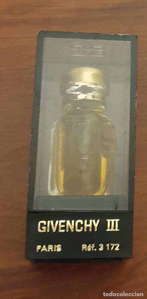 Miniaturas de perfumes antiguos: MINIATURA GIVENCHY III CON CAJA - Foto 1