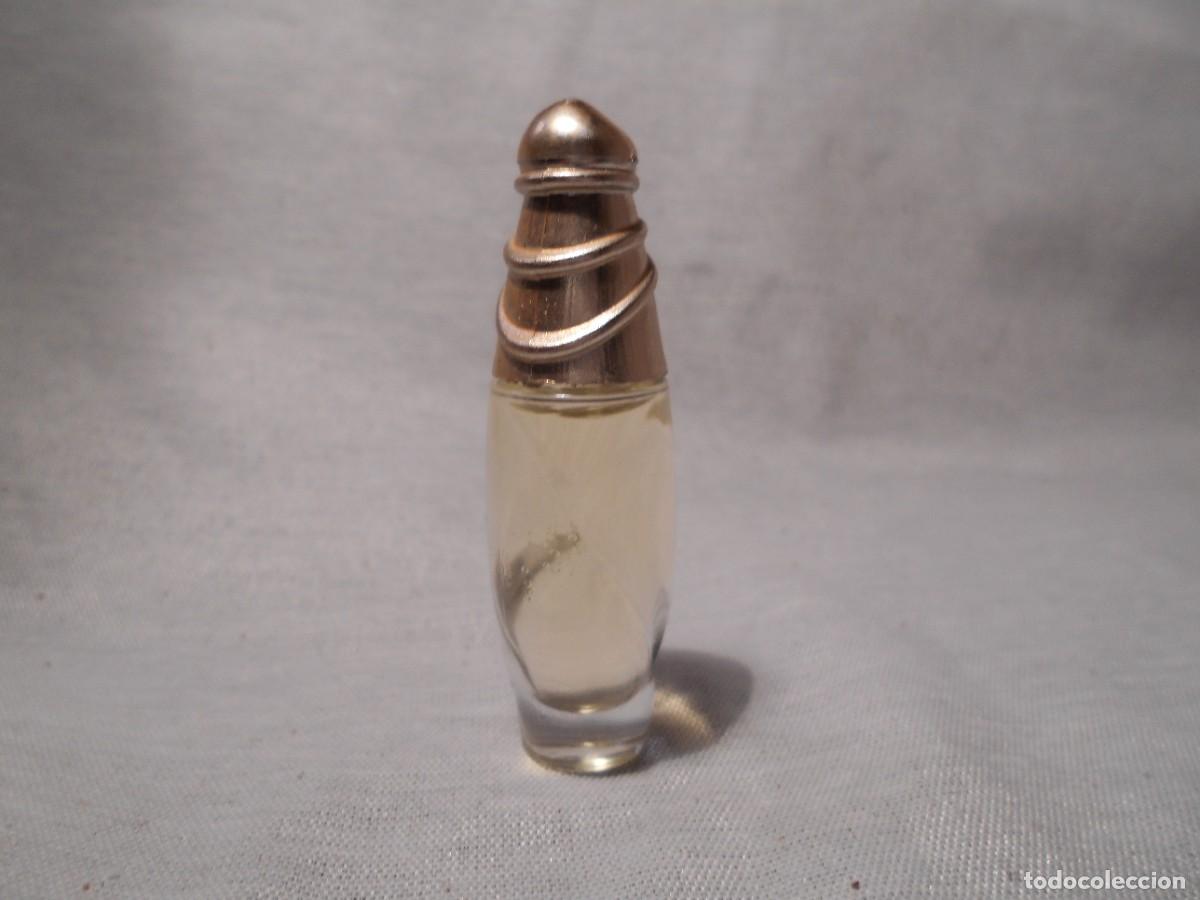 Miniaturas de perfumes antiguos: Miniatura de perfume Escada - Foto 1