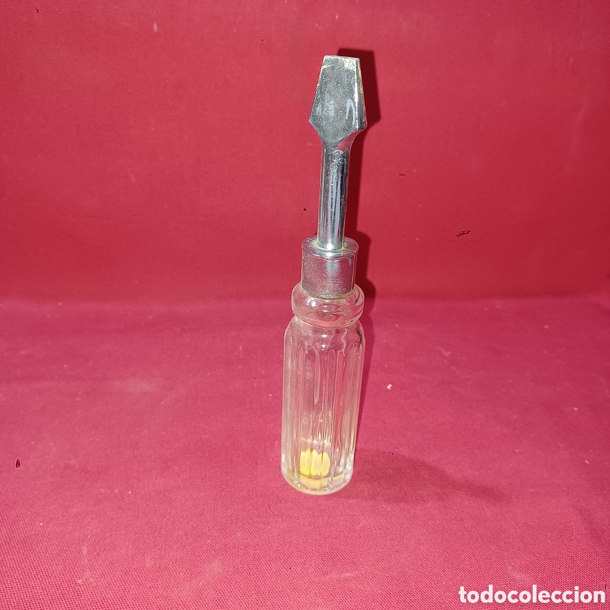 Miniaturas de perfumes antiguos: Frasco Avon Destornillador vac&iacute;o