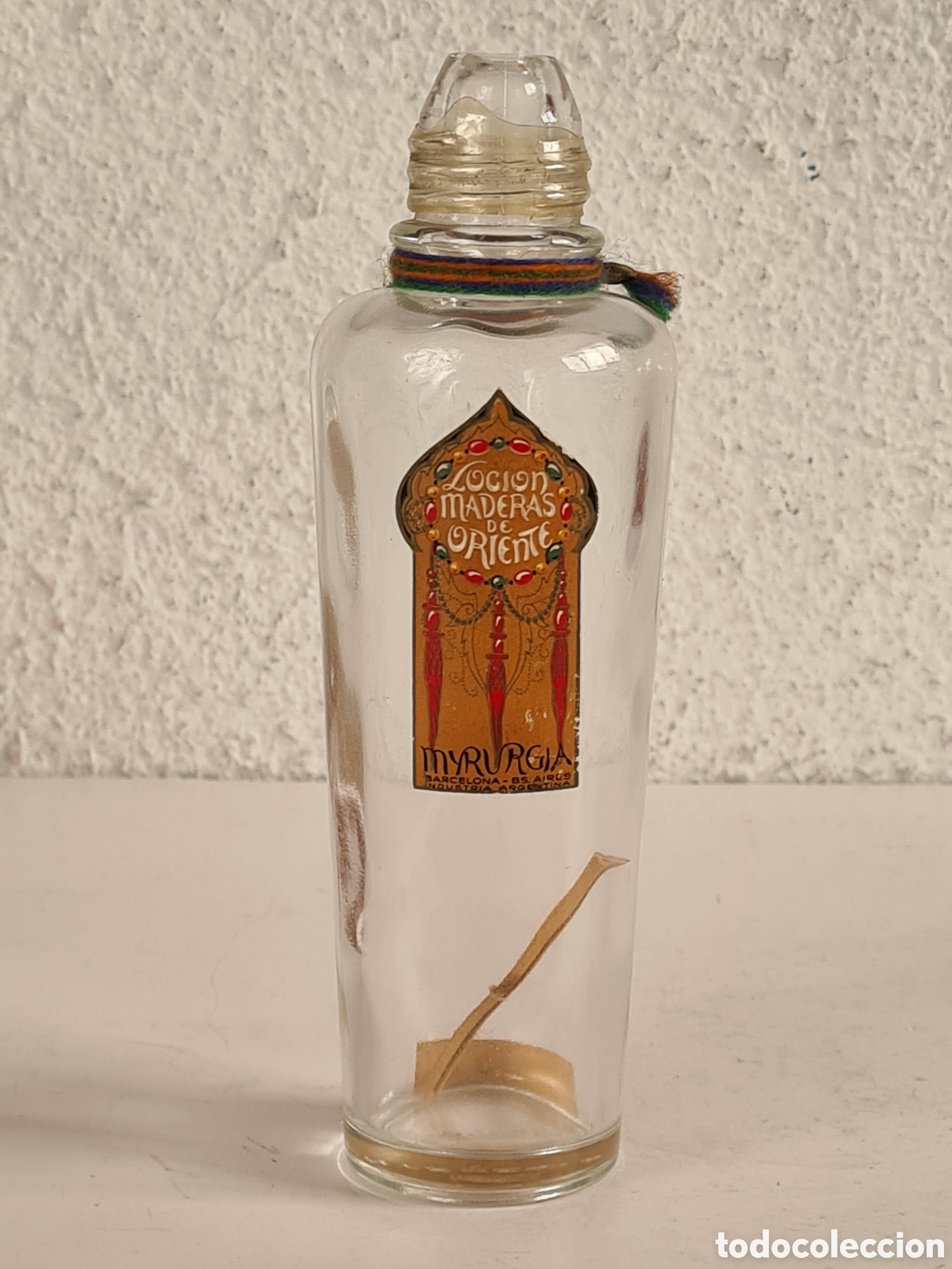 Miniaturas de perfumes antiguos: Antiguo Frasco grande Perfume Maderas de Oriente Buenos Aires Ind&uacute;stria Argentina - Perfumer&iacute;a