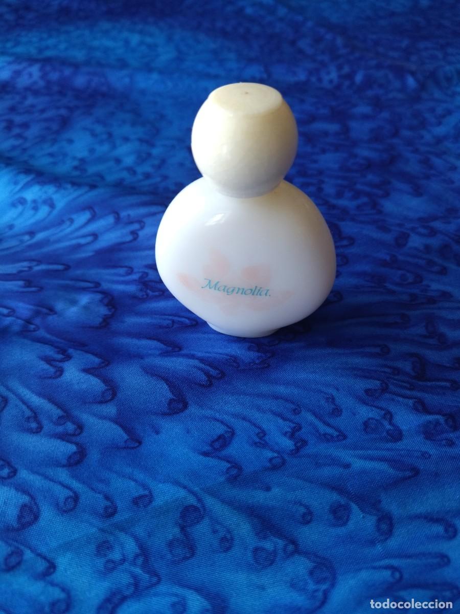 Miniaturas de perfumes antiguos: Perfume magnolia 15 ml. - Foto 1