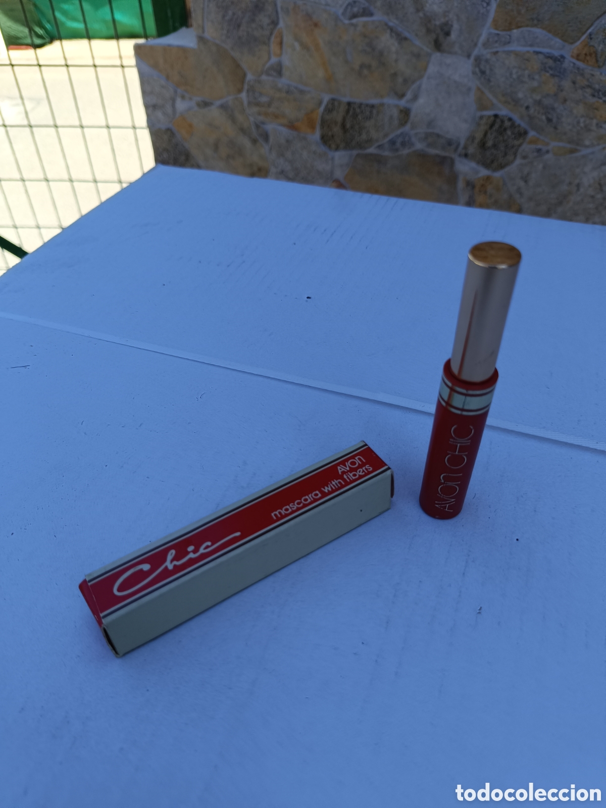 Miniatures of antique perfumes: Bote m&aacute;scara con fibres Chic de Avon