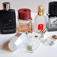 Miniaturas de perfumes antiguos: BURBERRY, GUCCI, BOTTEGA VENETA Y OTRAS BOTELLITAS DE PERFUME - 5 A 11.CM ALTO APROX - VACIAS