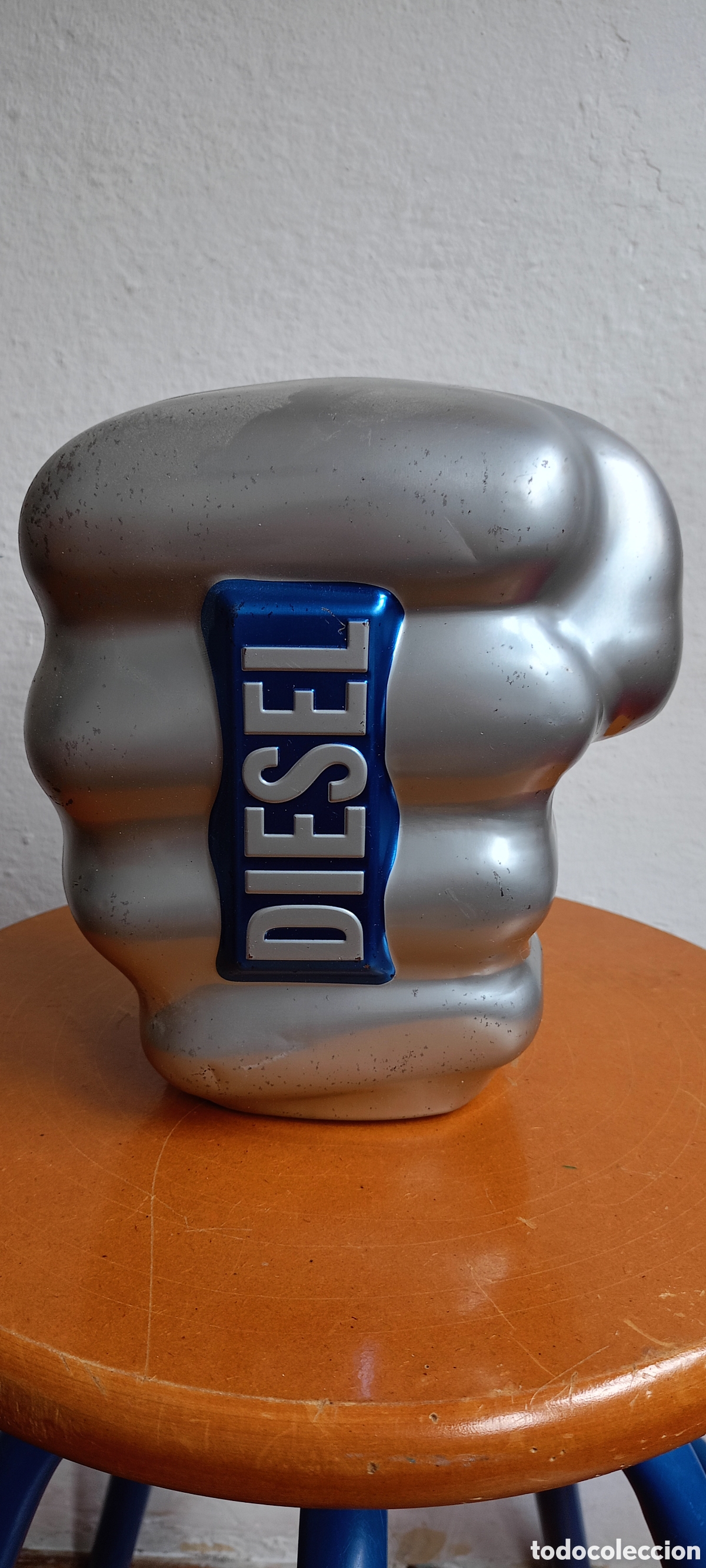 Miniatures of antique perfumes: Lata metal perfume di&eacute;sel