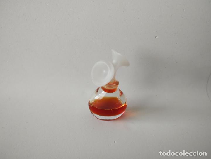 Miniaturas de perfumes antiguos: MINIATURA CHLOE DE CHLOE - SIN CAJA - Foto 1
