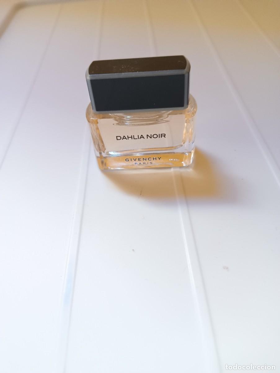 Miniaturas de perfumes antiguos: Dahlia noir givenchy 5 ml - Foto 1